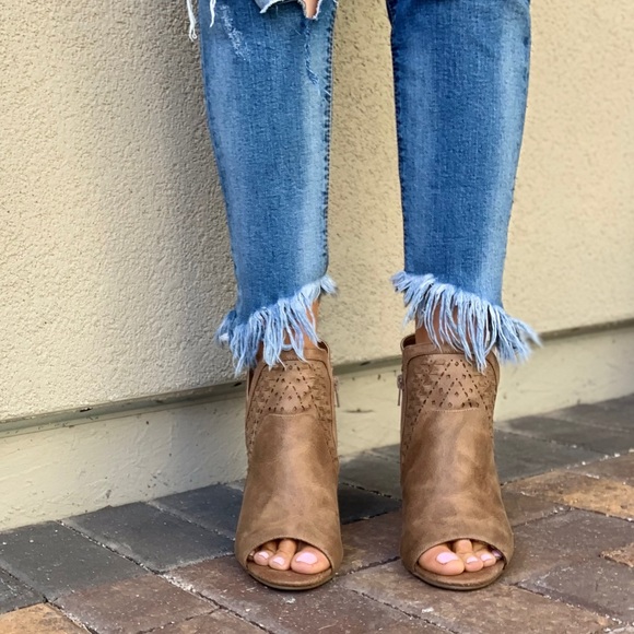 NIB Tan Peep Toe Slingback Stitched Detail Bootie - Picture 4 of 8